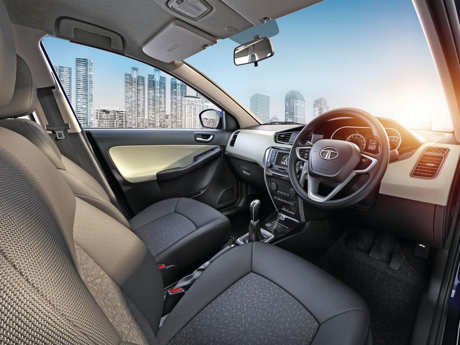 Интерьер Tata Zest 2014 года  (фото 3 из 8)